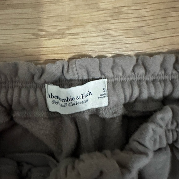 Abercrombie Jogger Sweatpants - Picture 3 of 3